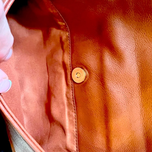 BCBG shoulder Bag - New with tags . Boho style and just the cutest ! - Picture 5 of 6